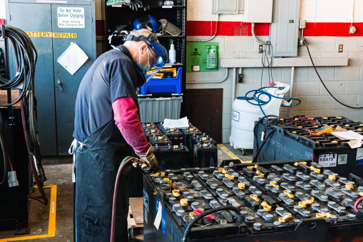 Electric Forklift Battery Repair Services