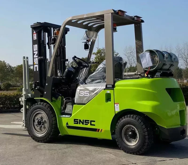 Nissan 35 Forklift